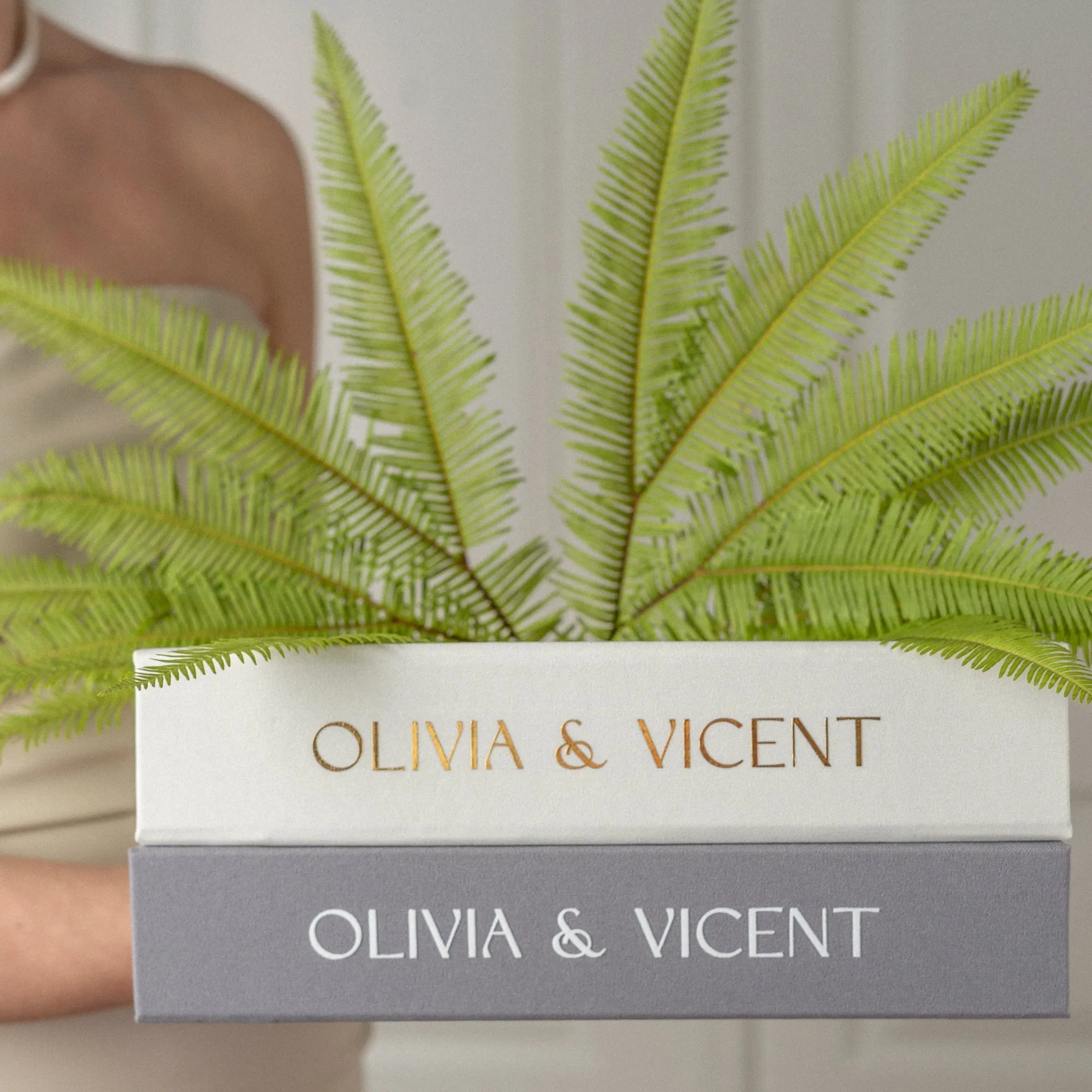 Gray   White Velour | Guest Book ♡