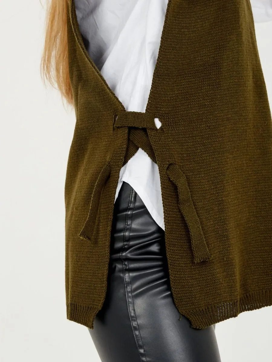 Kathrine Tie Side Crew Neck Knitted Vest In Khaki