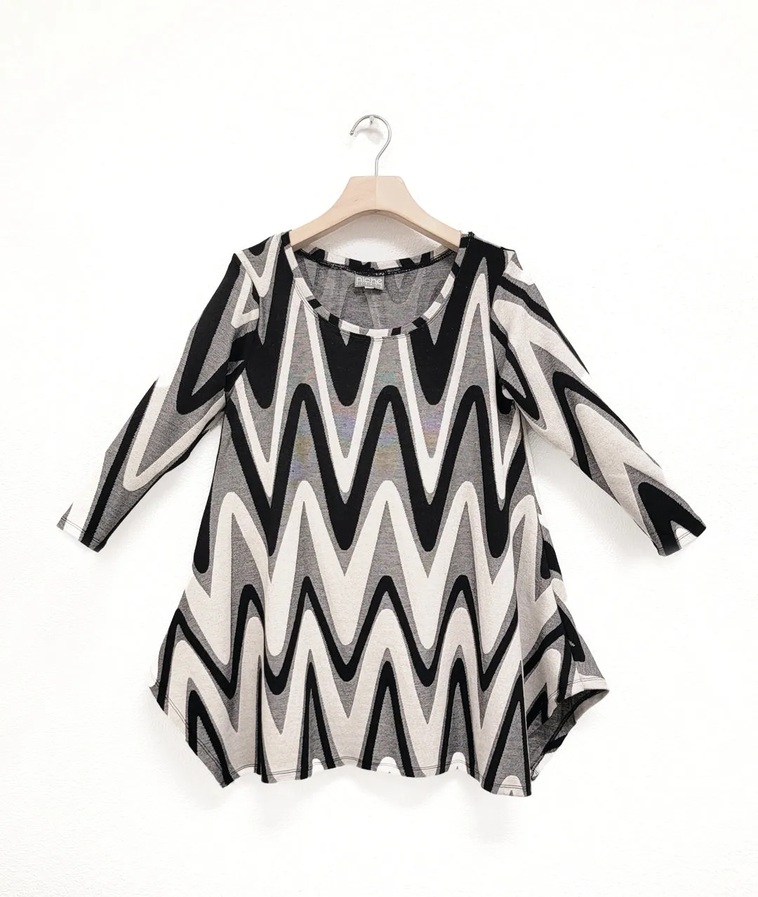 Niche - Wave Knit - Salsa Tee
