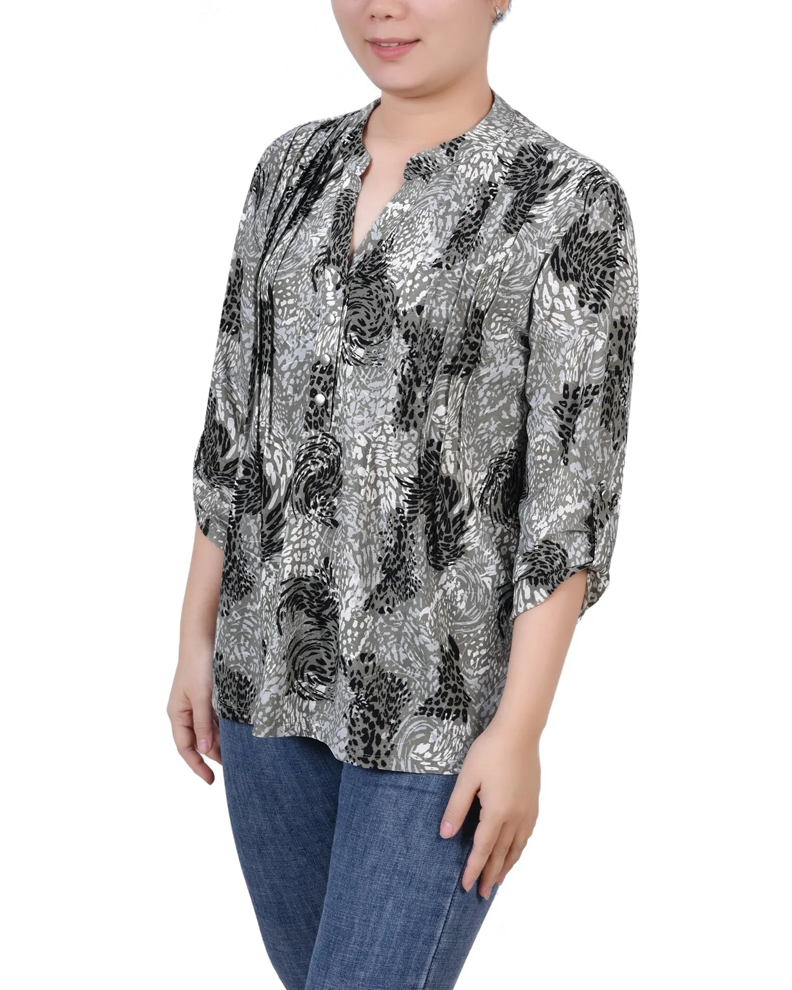 Petite 3/4 Sleeve Roll Tab Y Neck Pullover Top
